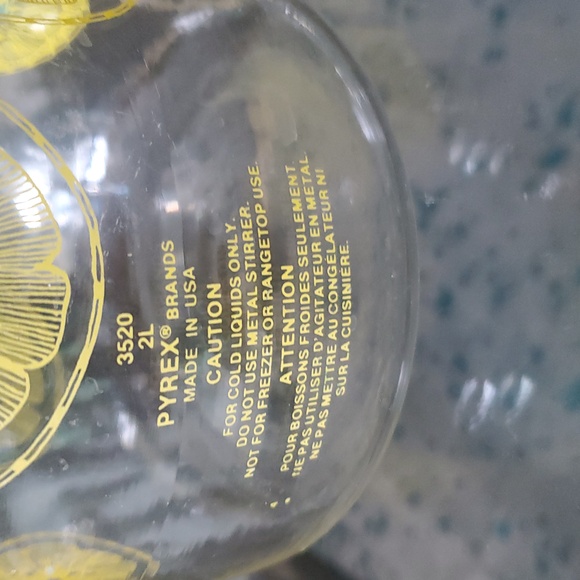 Pyrex - Picture 2 of 4